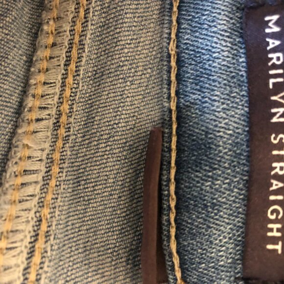 NYDJ Easley Jeans sz 2 - Picture 6 of 9